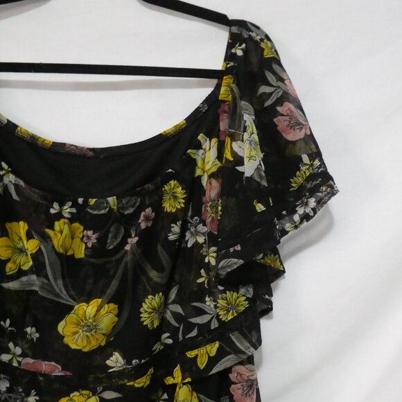 LOVE & LEGEND | 1X | Floral Print Blouse With Ruffled Sleeves - Picture 11 of 13